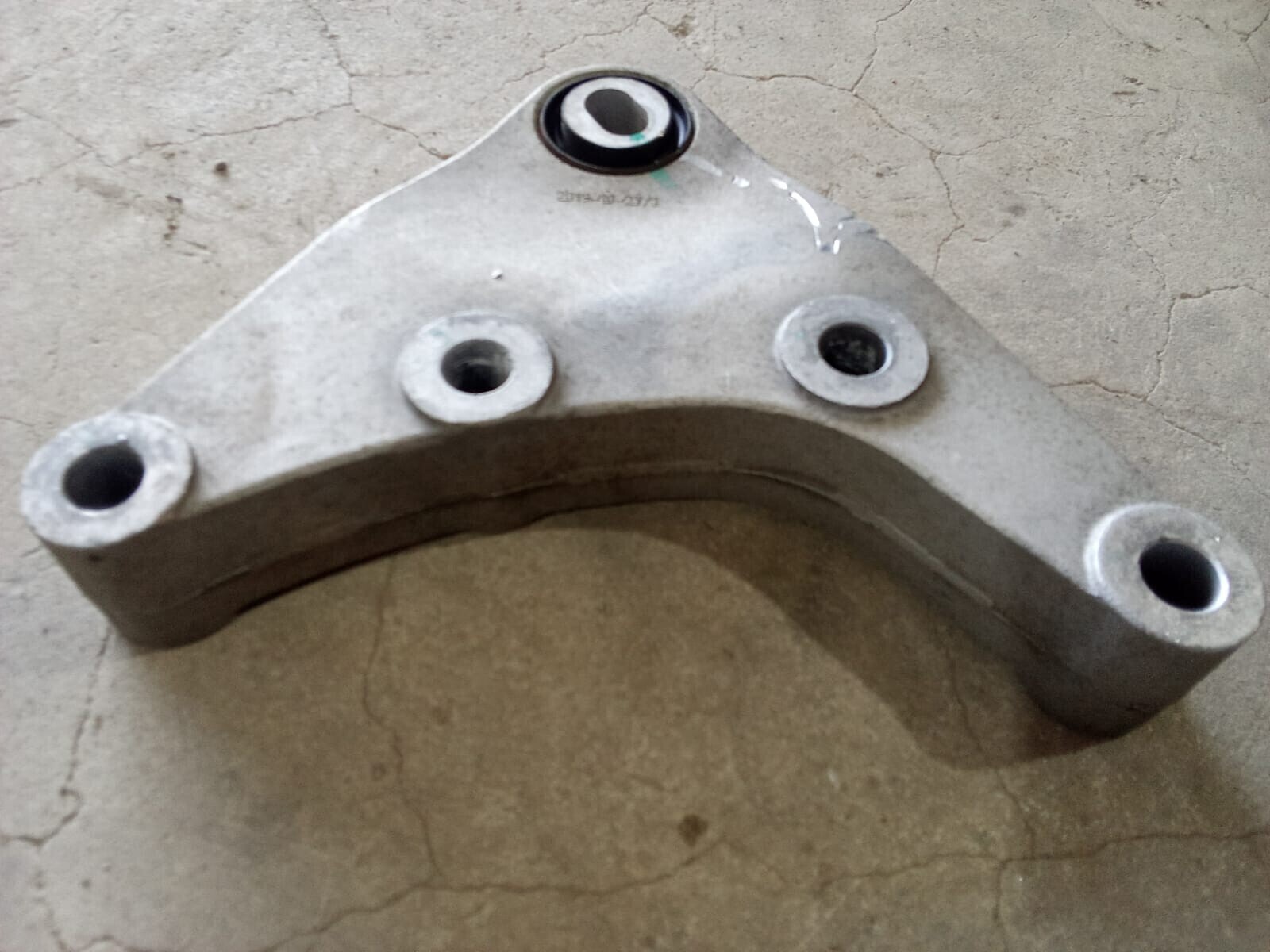 SOPORTE INFERIOR CAJA CAMBIOS Chevrolet Captiva 2021