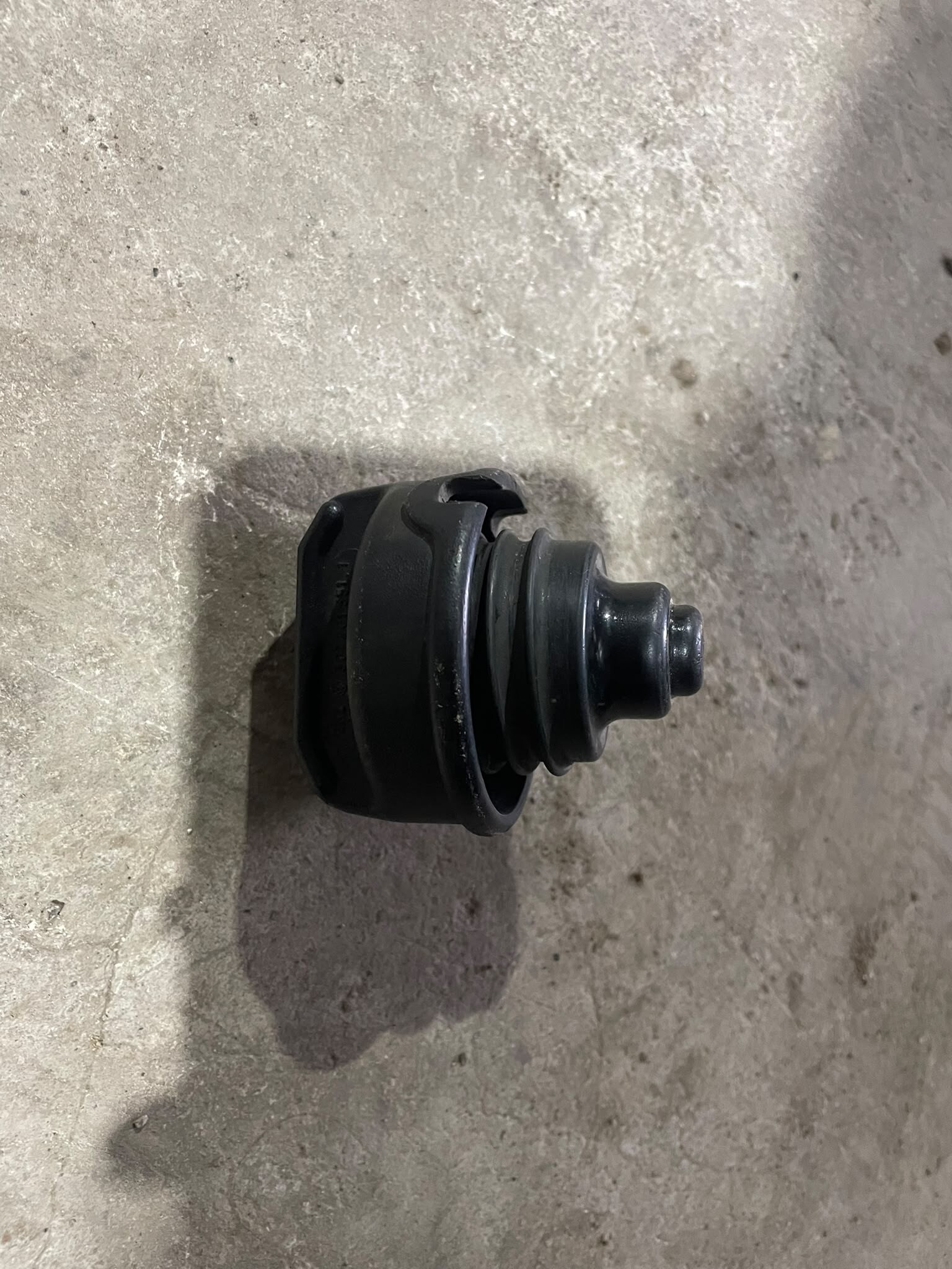 TAPA ESTANQUE DE COMBUSTIBLE SIN CILINDRO Volkswagen gol 2001