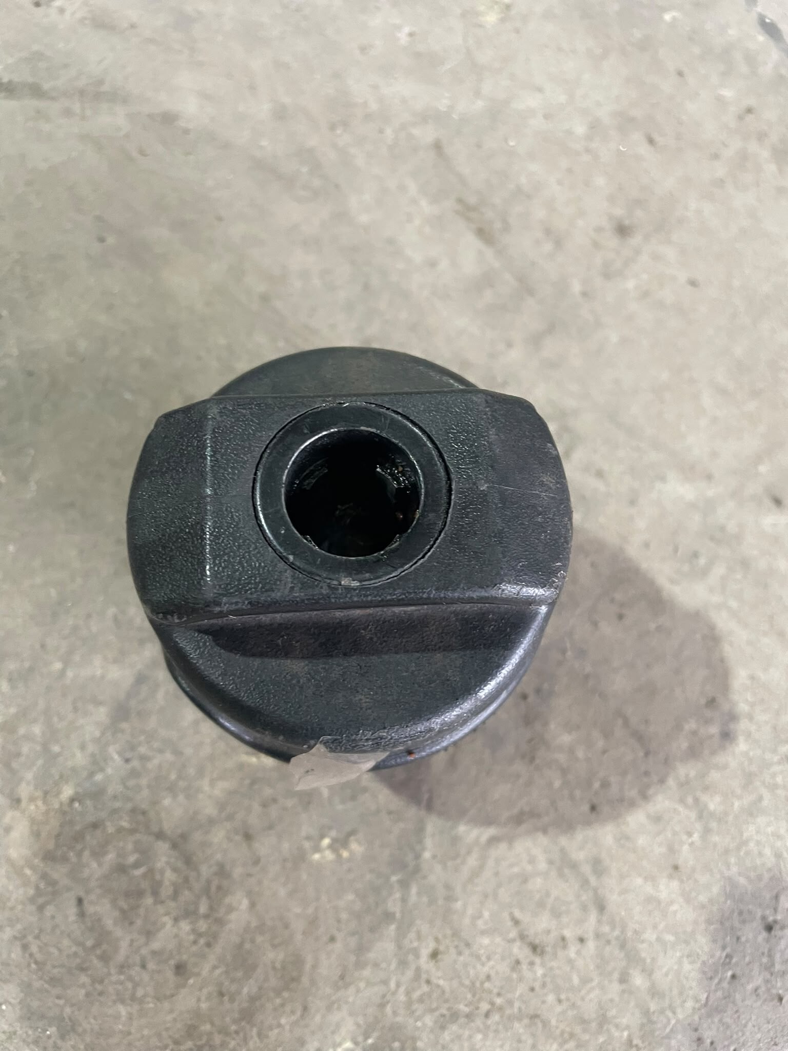 TAPA ESTANQUE DE COMBUSTIBLE SIN CILINDRO Volkswagen gol 2001