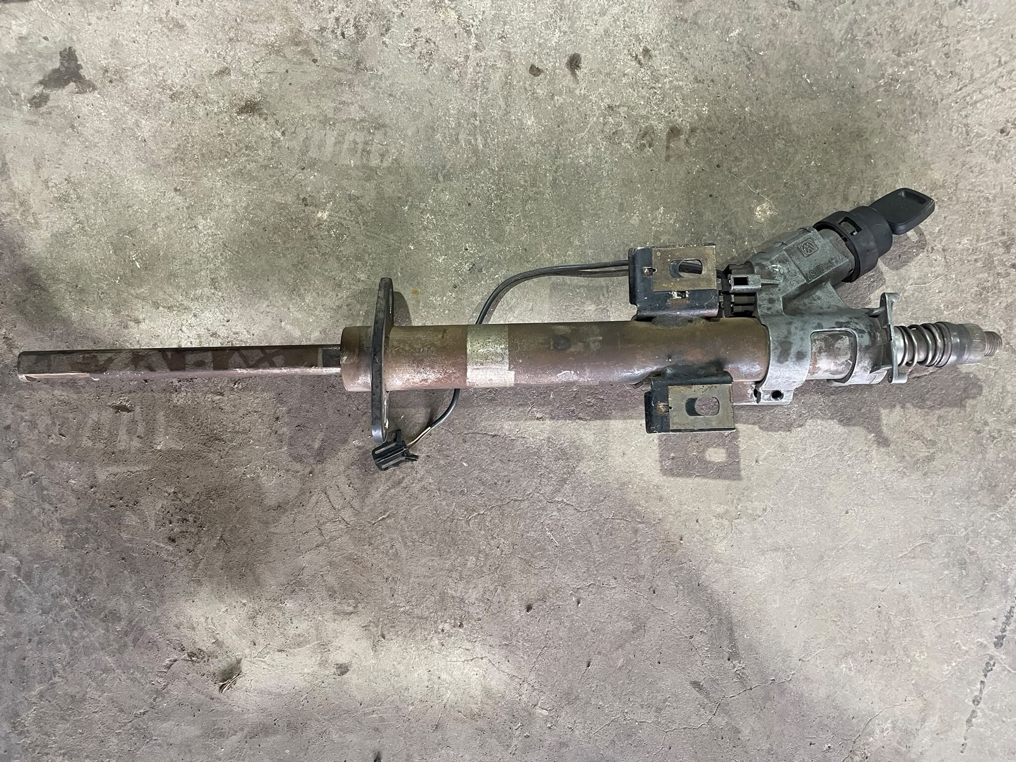 COLUMNA DIRECCION CON CHAPA Y LLAVE Volkswagen gol 2001