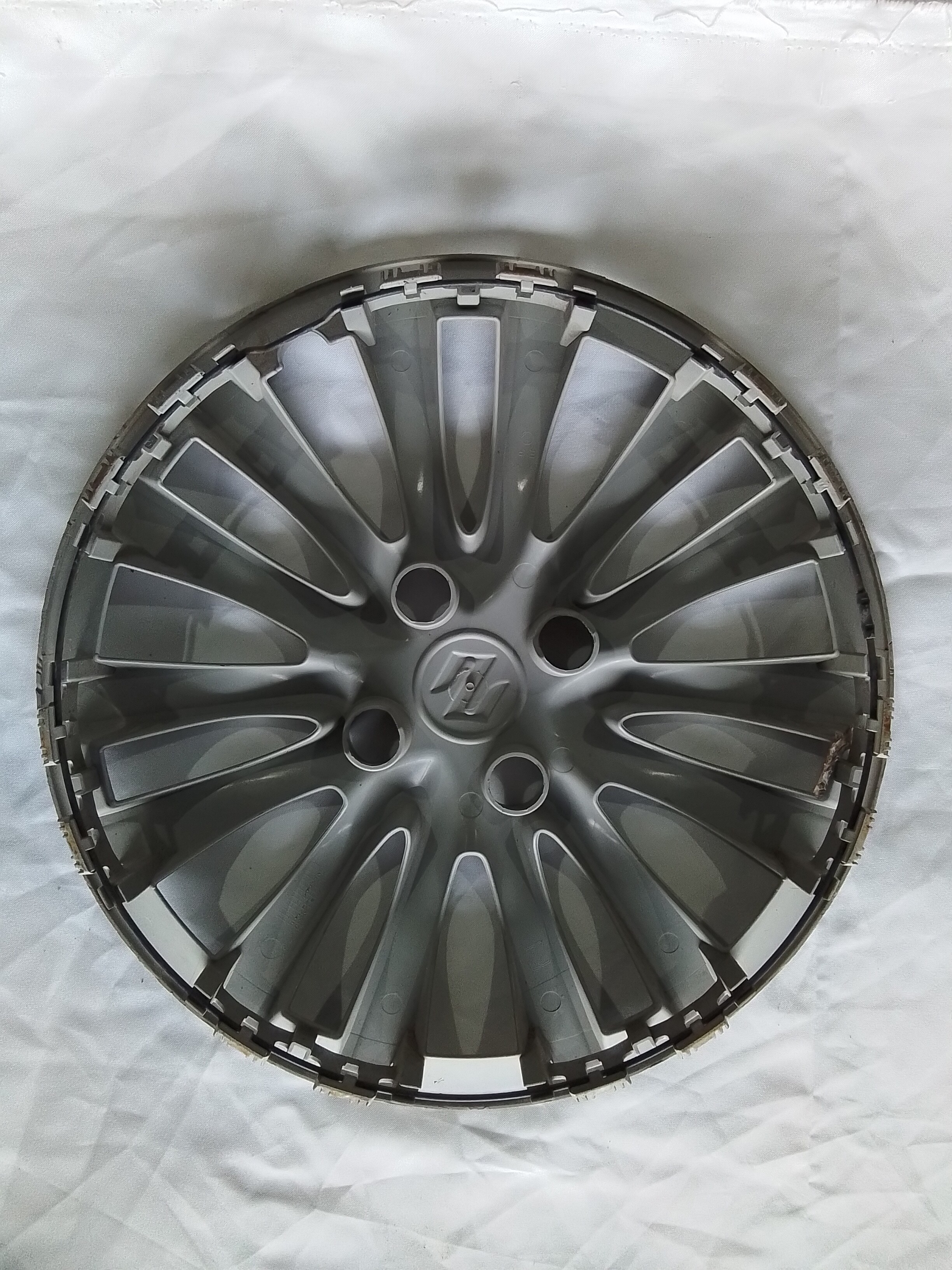 TAPA RUEDA (DAÑO LEVE) Suzuki Baleno 2021