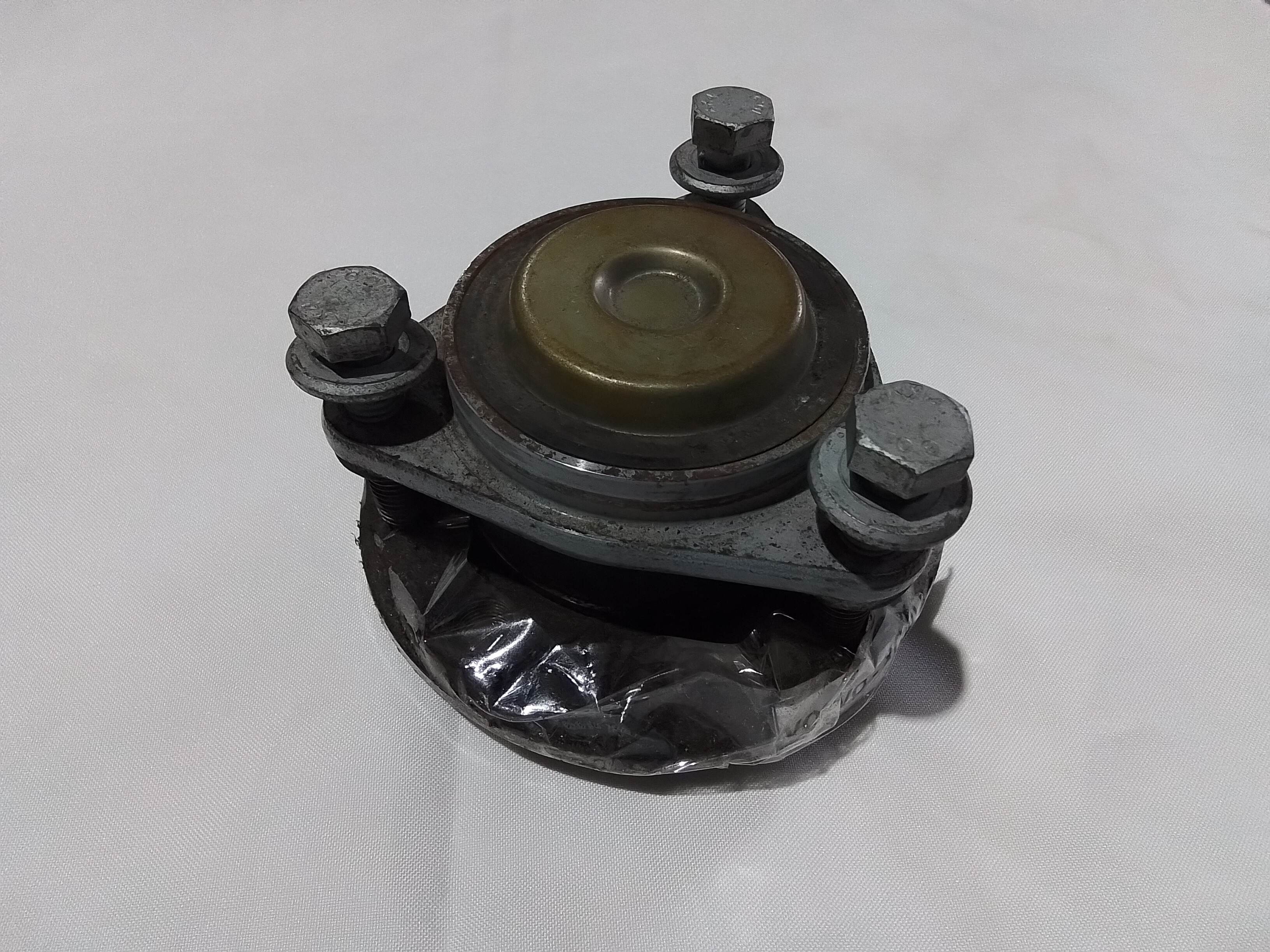 MAZA TRASERA DERECHA Volvo XC40 T4 2020