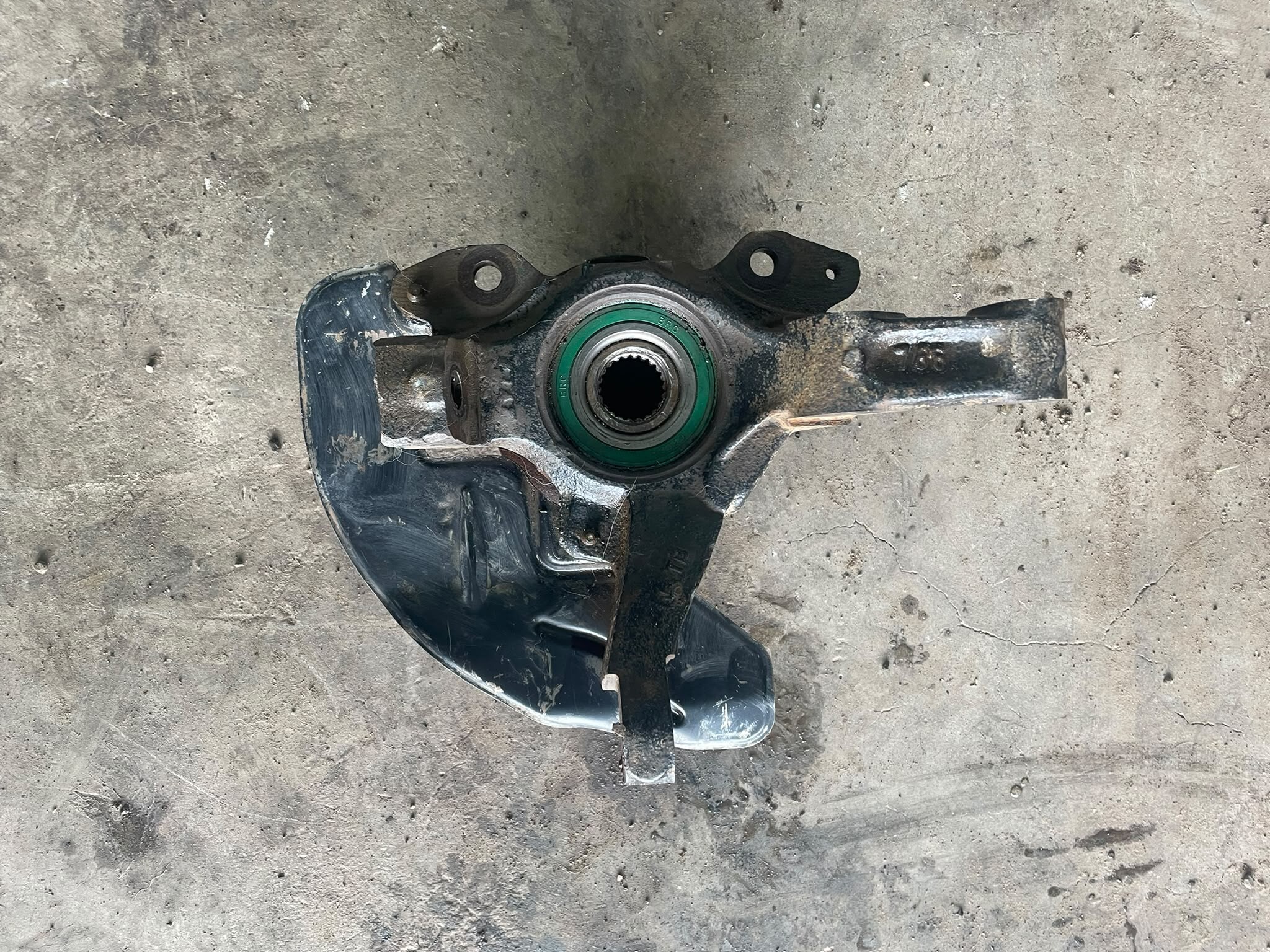 MAZA MUÑON DELANTERO DERECHO Fiat PALIO EDX 13 2002