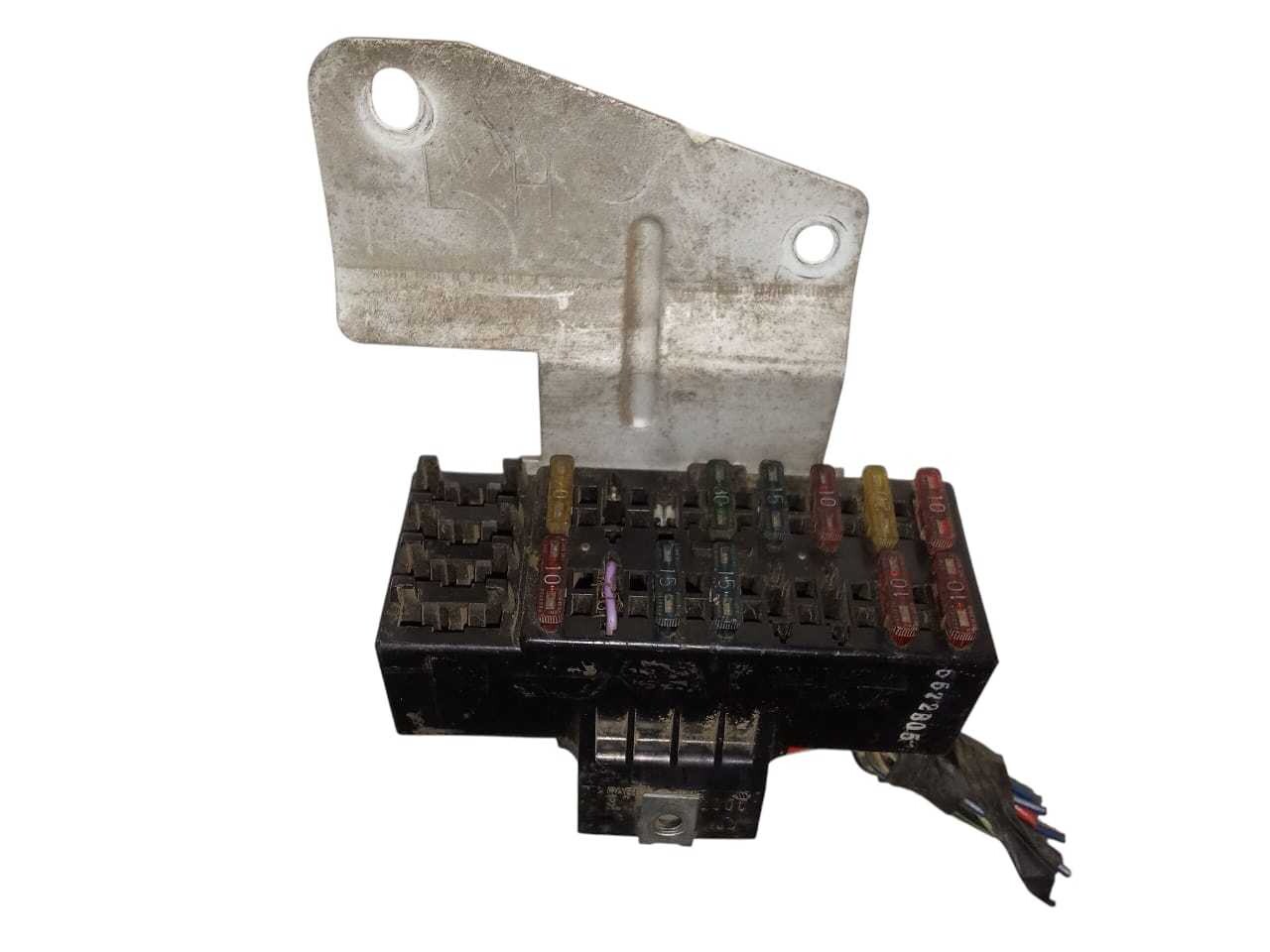 CAJA DE FUSIBLE CON RELÉ Hyundai Accent 1996