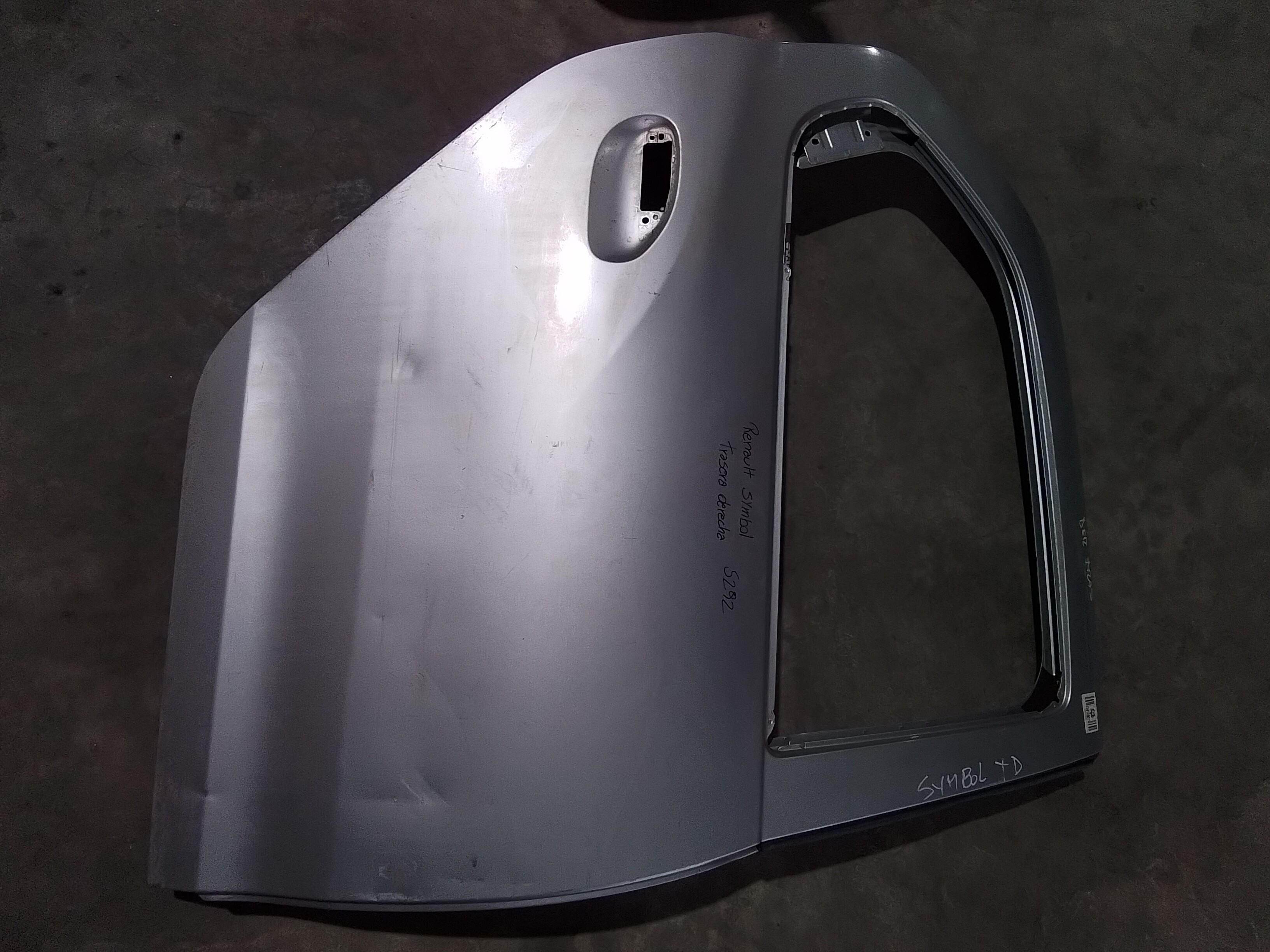PUERTA TRASERA DERECHA Renault SYMBOL 2016