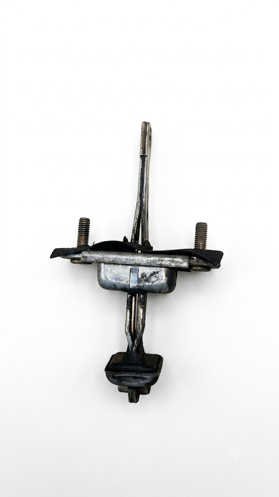TIRANTE DE PUERTA DELANTERA DERECHA Mazda 323 1993