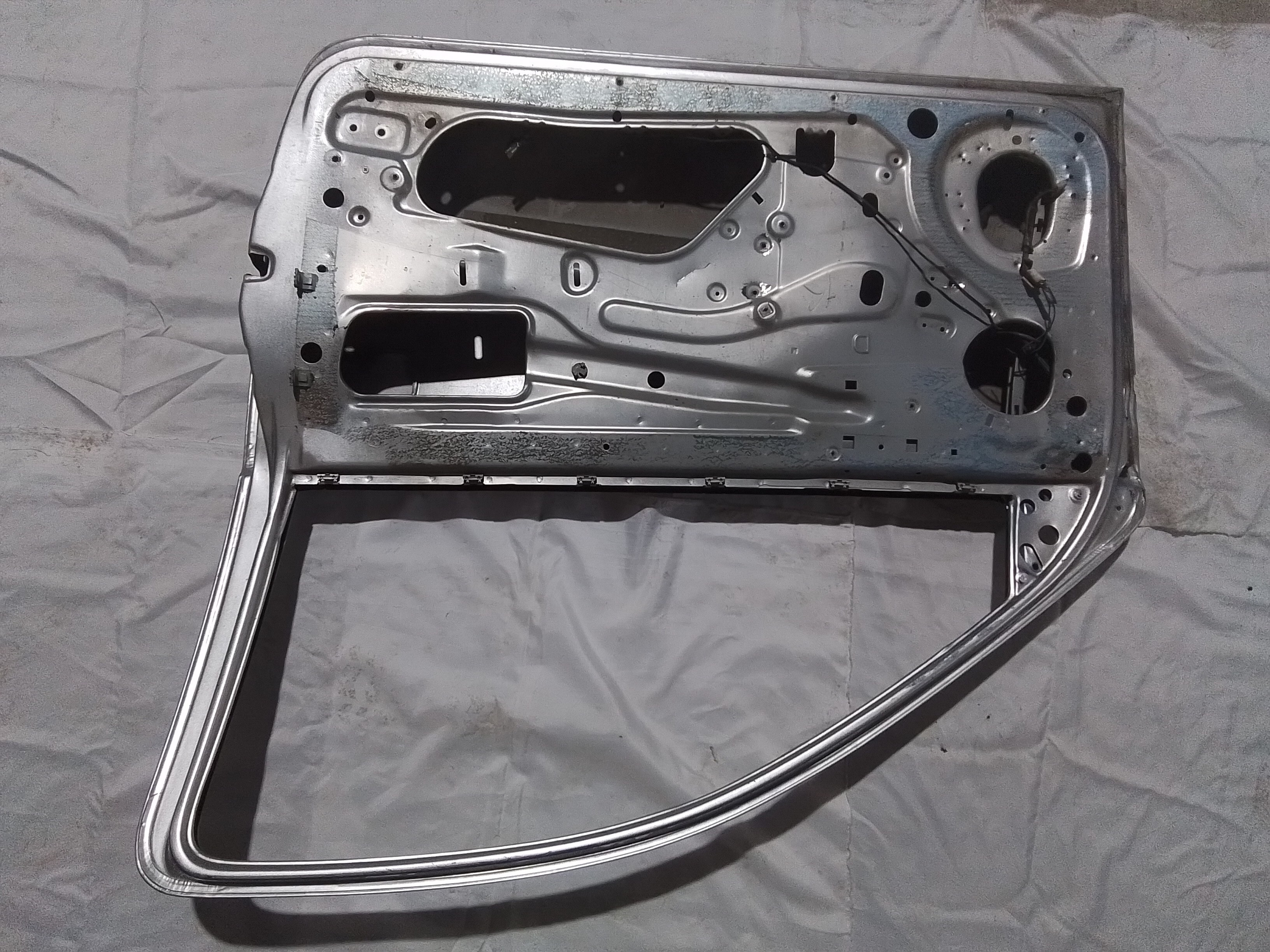 PUERTA DELANTERA DERECHA Chevrolet Corsa 2005