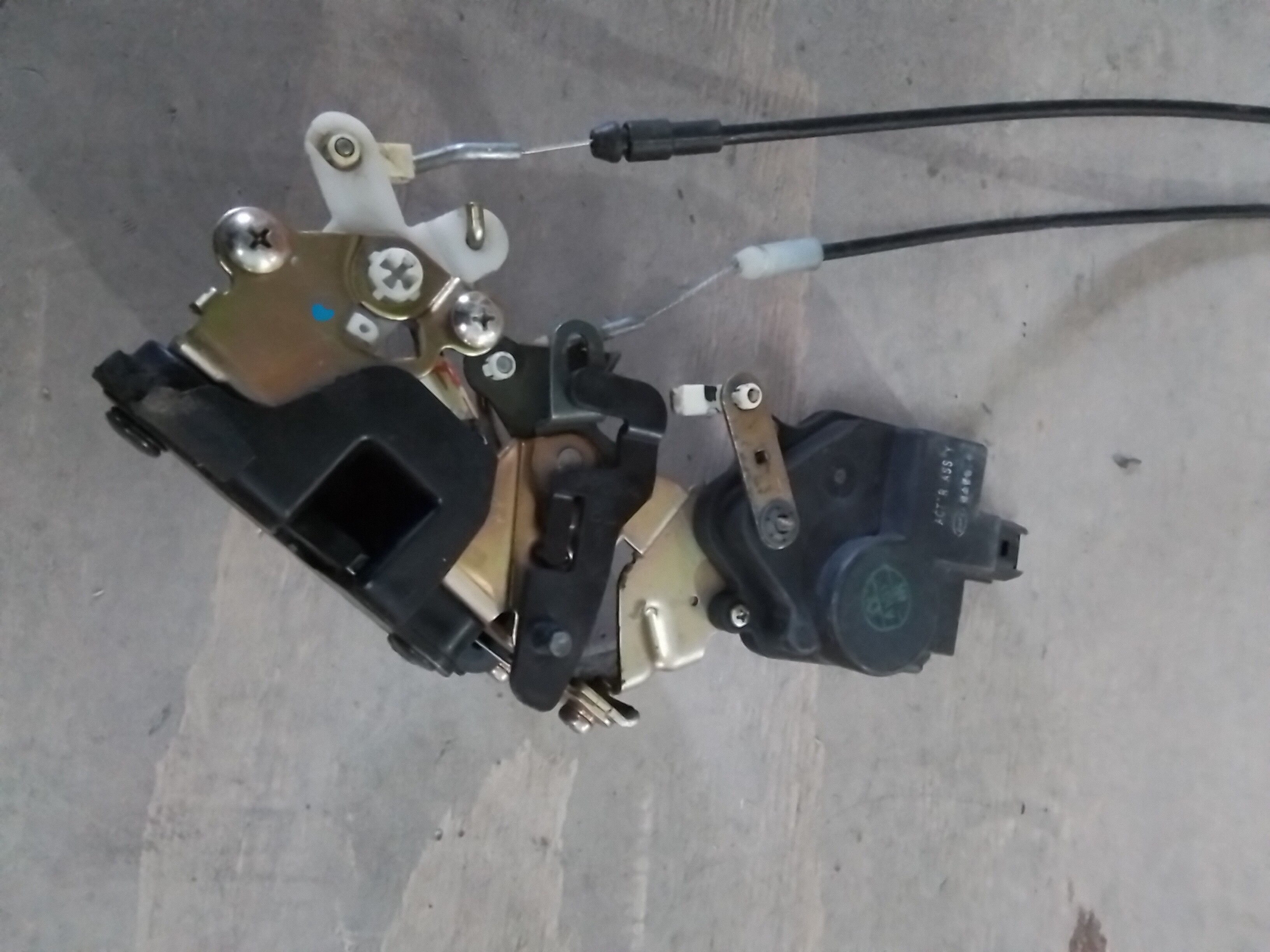 CHAPA PUERTA TRASERA IZQ Hyundai Tucson 2007