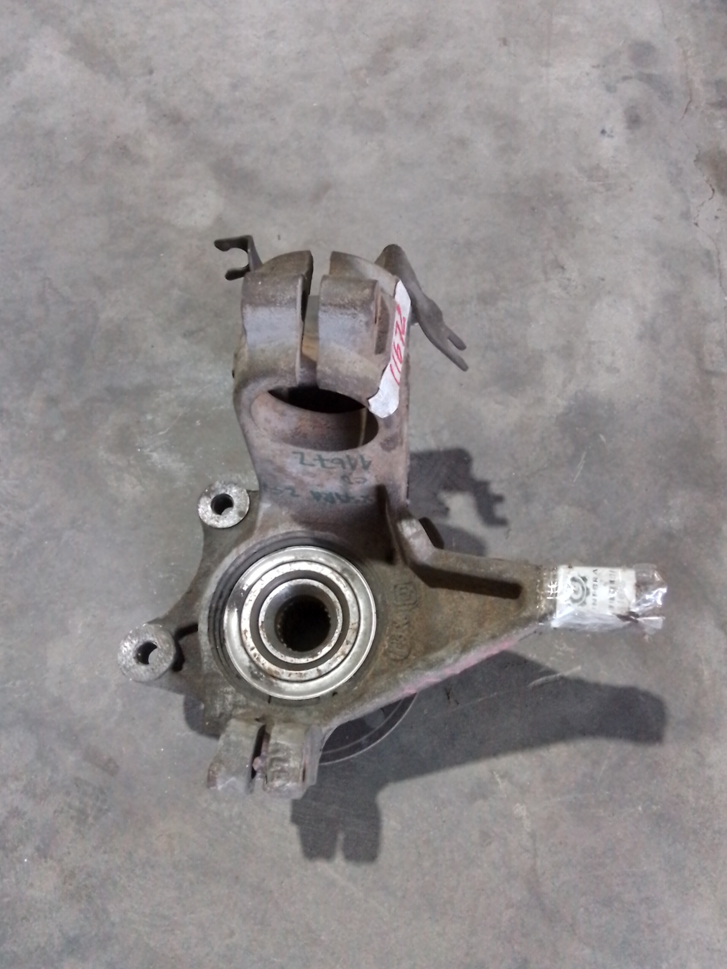 MAZA MUÑON DELANTERO DERECHO Citroen Xsara 2003