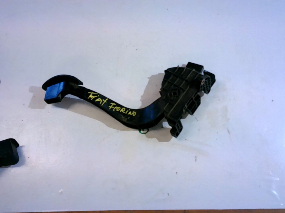 PEDALERA CON SENSOR Fiat Fiorino 2016