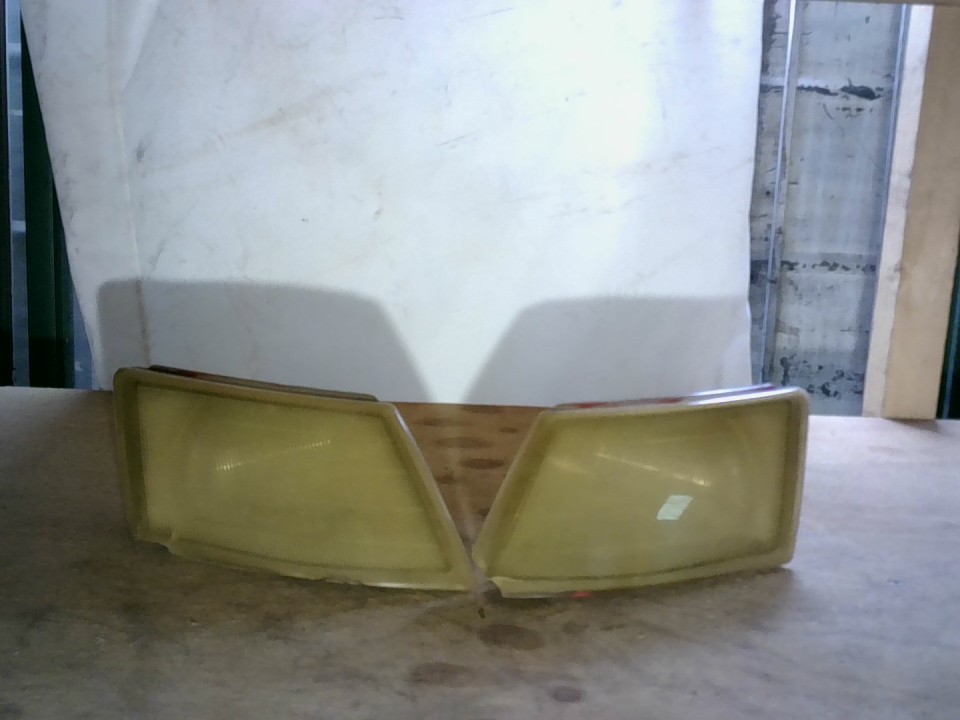PAR DE FOCOS DELANTEROS INTERMITENTES Peugeot 505 1986