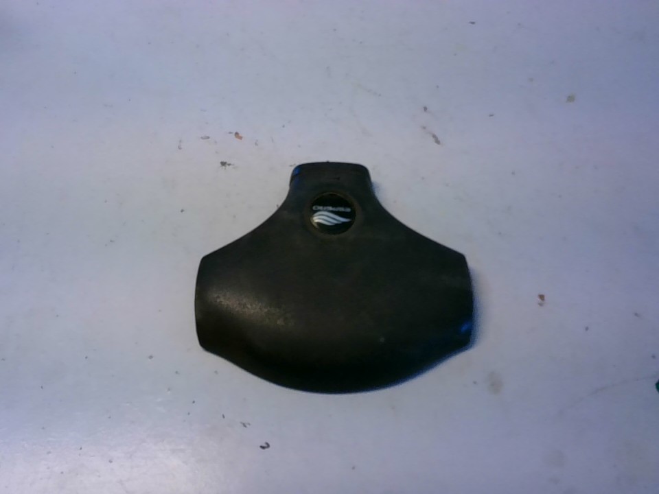 TAPA MANUBRIO CON EMBLEMA Daewoo ESPERO  1995