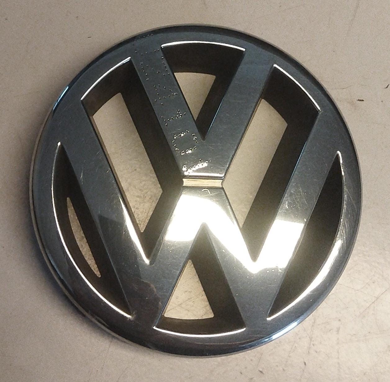 EMBLEMA W Volkswagen Polo 2002