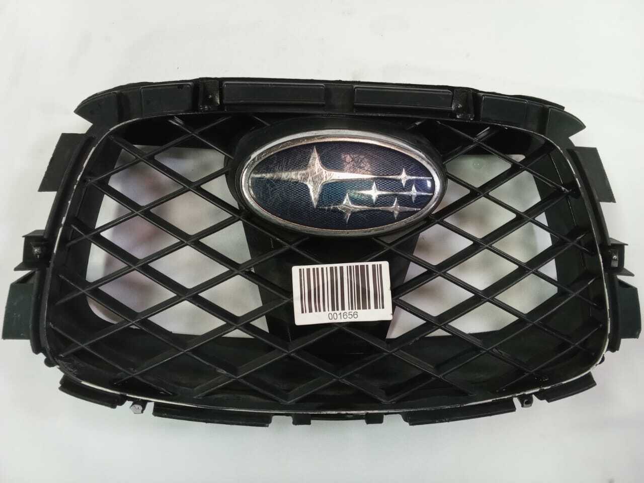 REJILLA NEGRA CENTRAL DELANTERA Subaru Impreza 2006