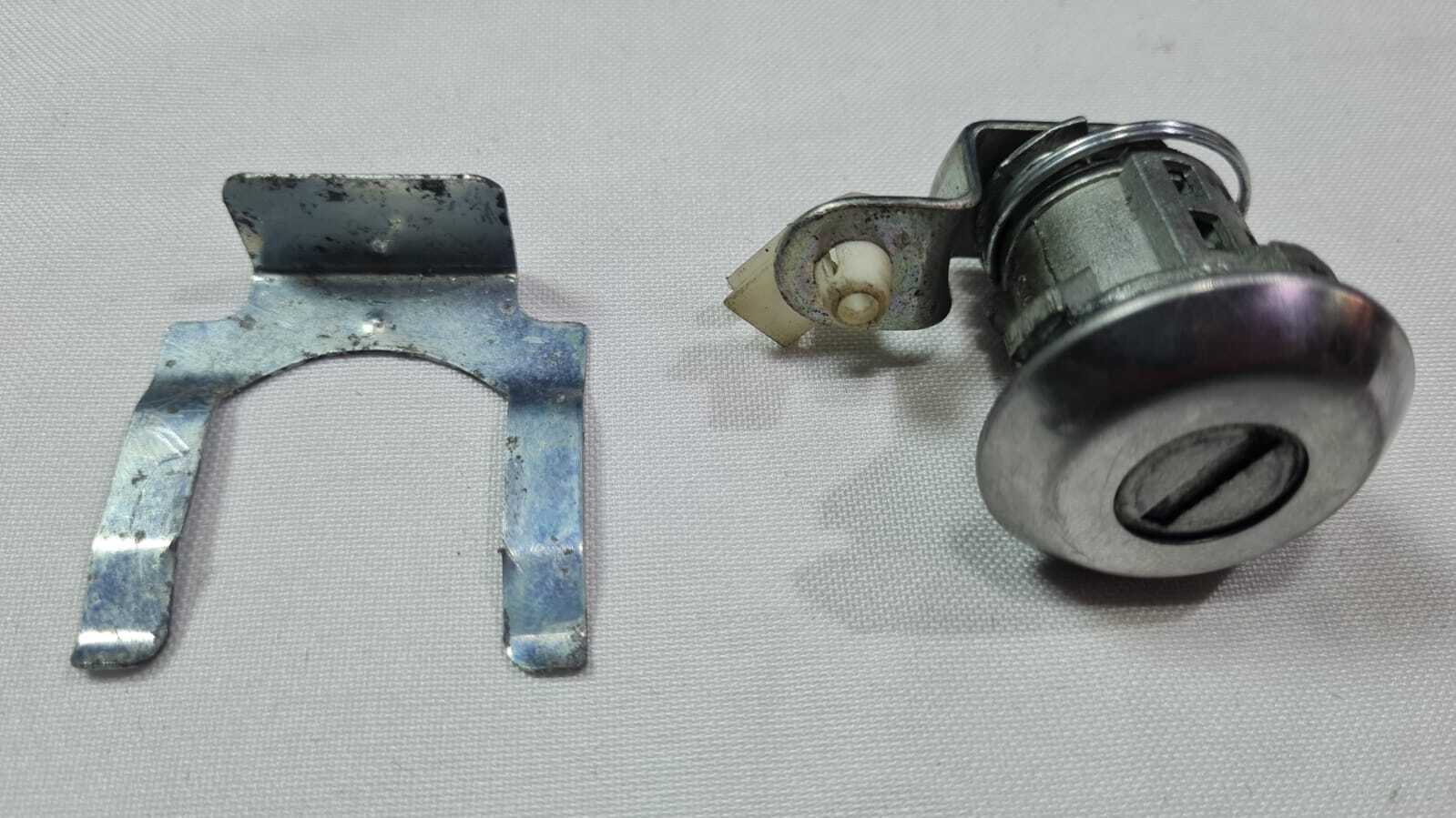 CHAPA DE PUERTA DELANTERA DERECHA Suzuki Alto 2020