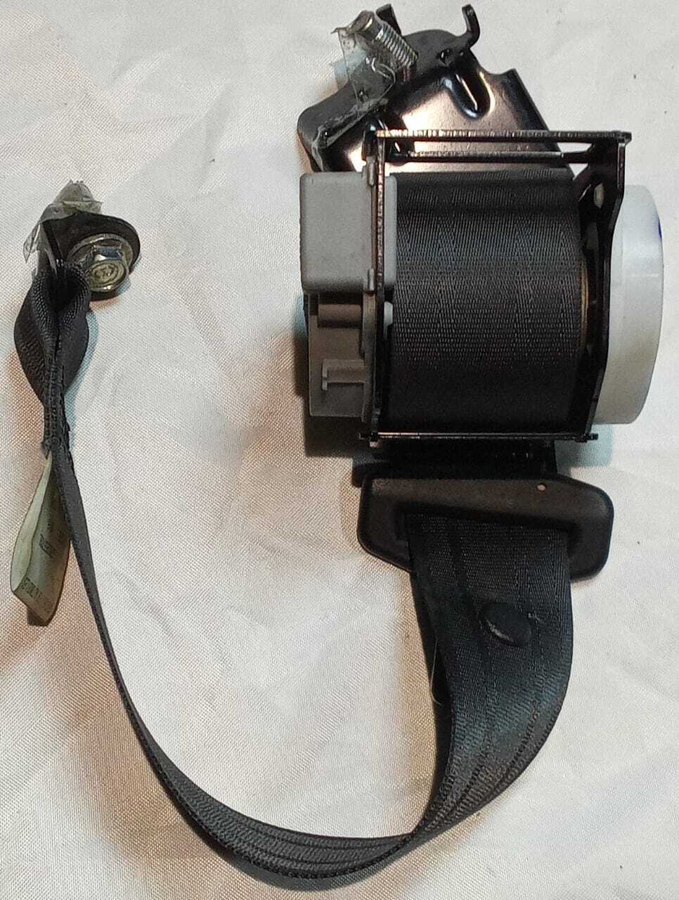 CINTURON TRASERO IZQUIERDO Mazda MAZDA 2 2016