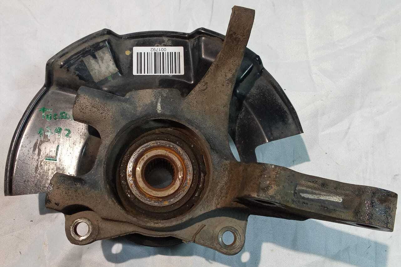 MAZA MUÑON IZQUIERDO DELANTERO Hyundai Tucson 2007