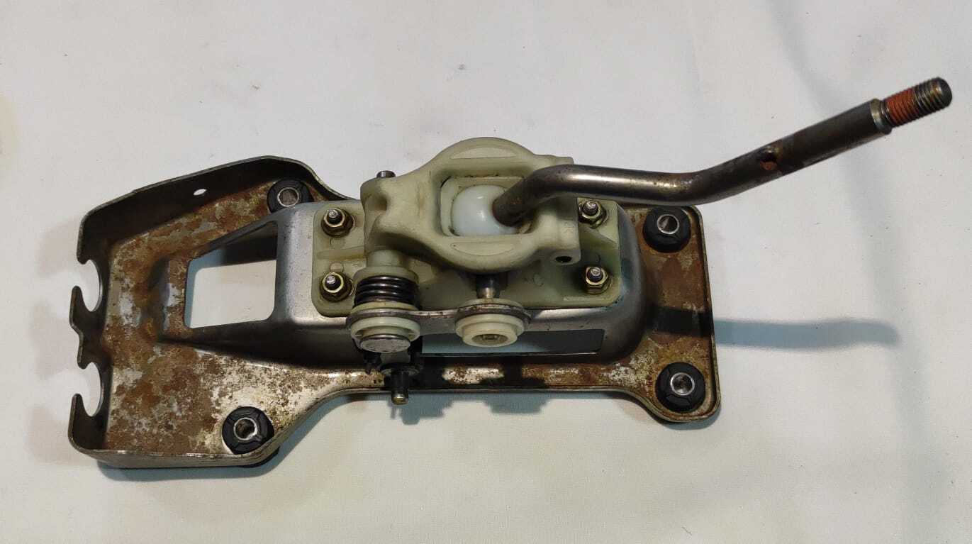 SOPORTE+ PALANCA DE CAMBIOS Hyundai Accent 2005