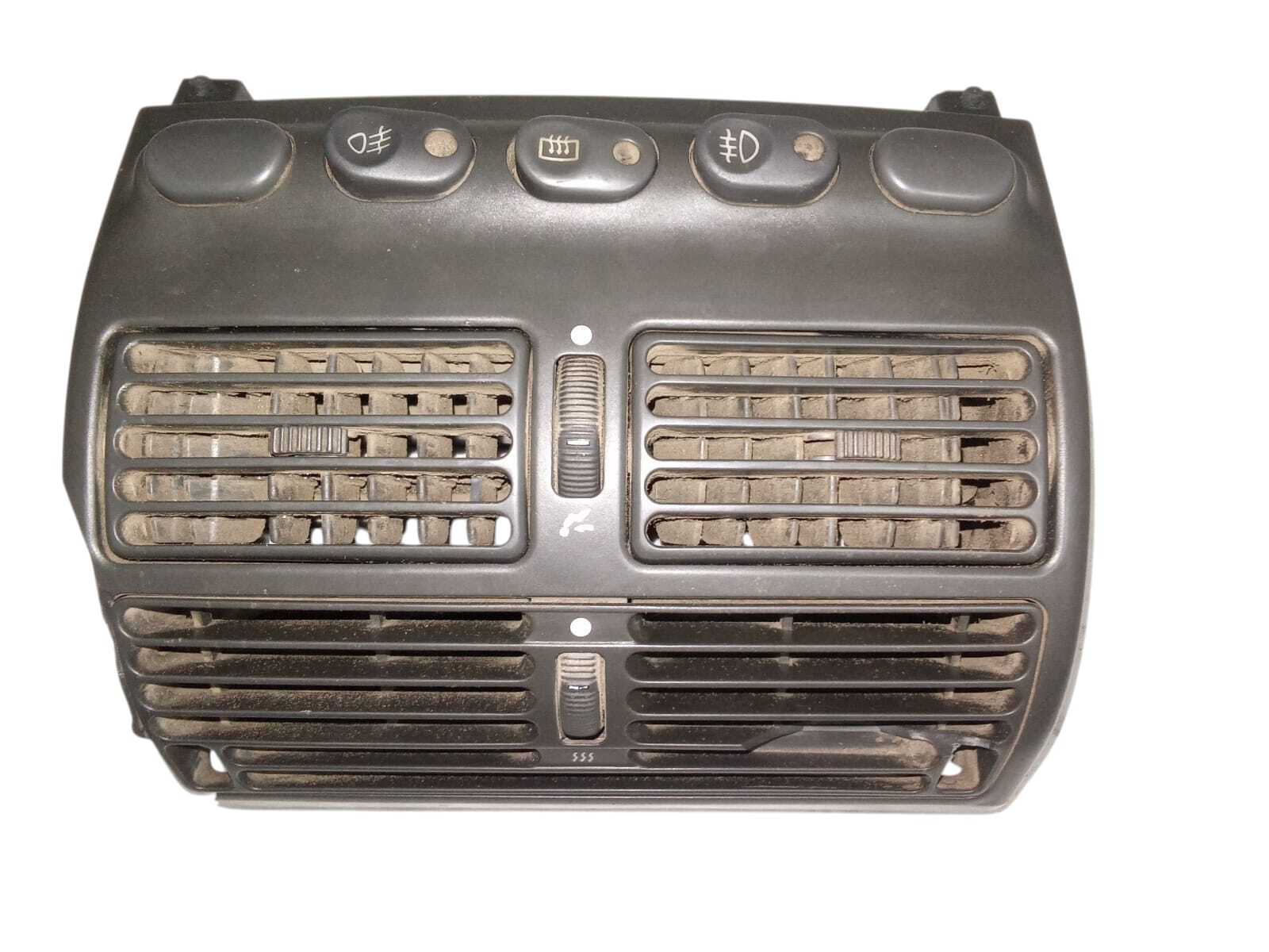 DIFUSOR CENTRAL TABLERO + BOTONES Fiat punto 75 1998