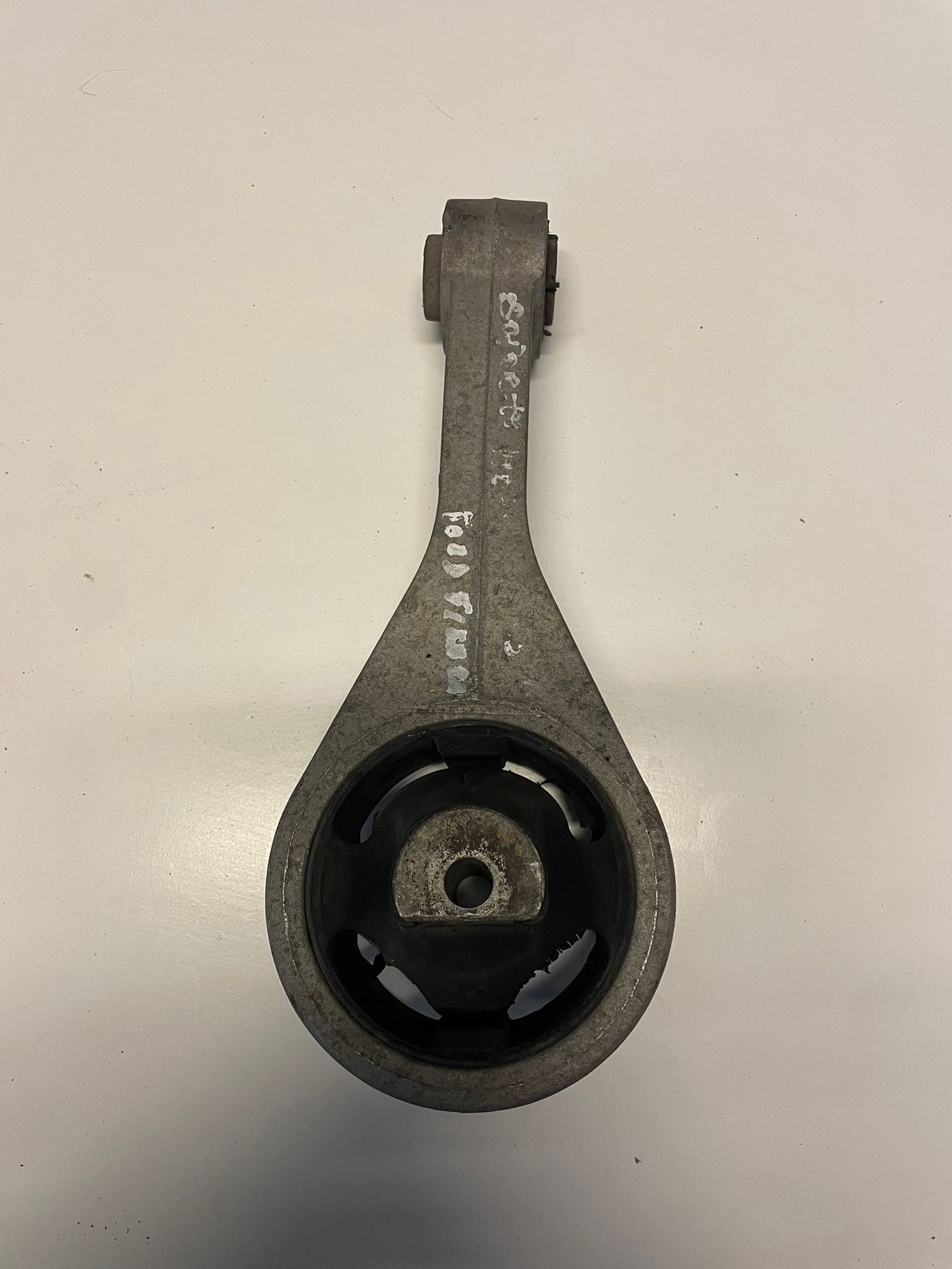 SOPORTE DE MOTOR TIPO HUESO Ford Fiesta 1998