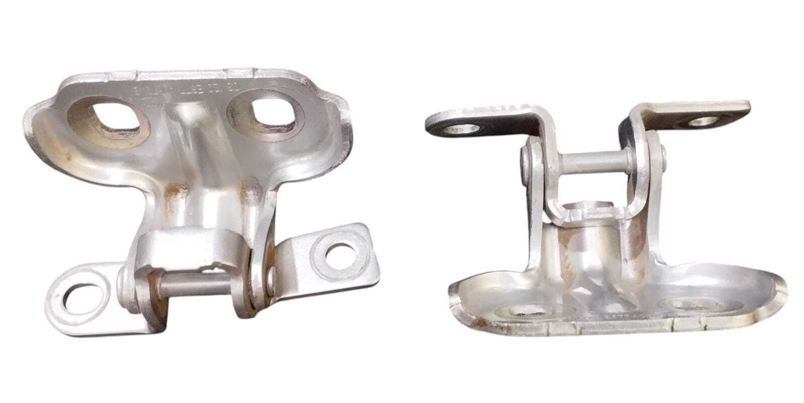 PAR DE BISAGRAS A067948 Chevrolet Sail 2021
