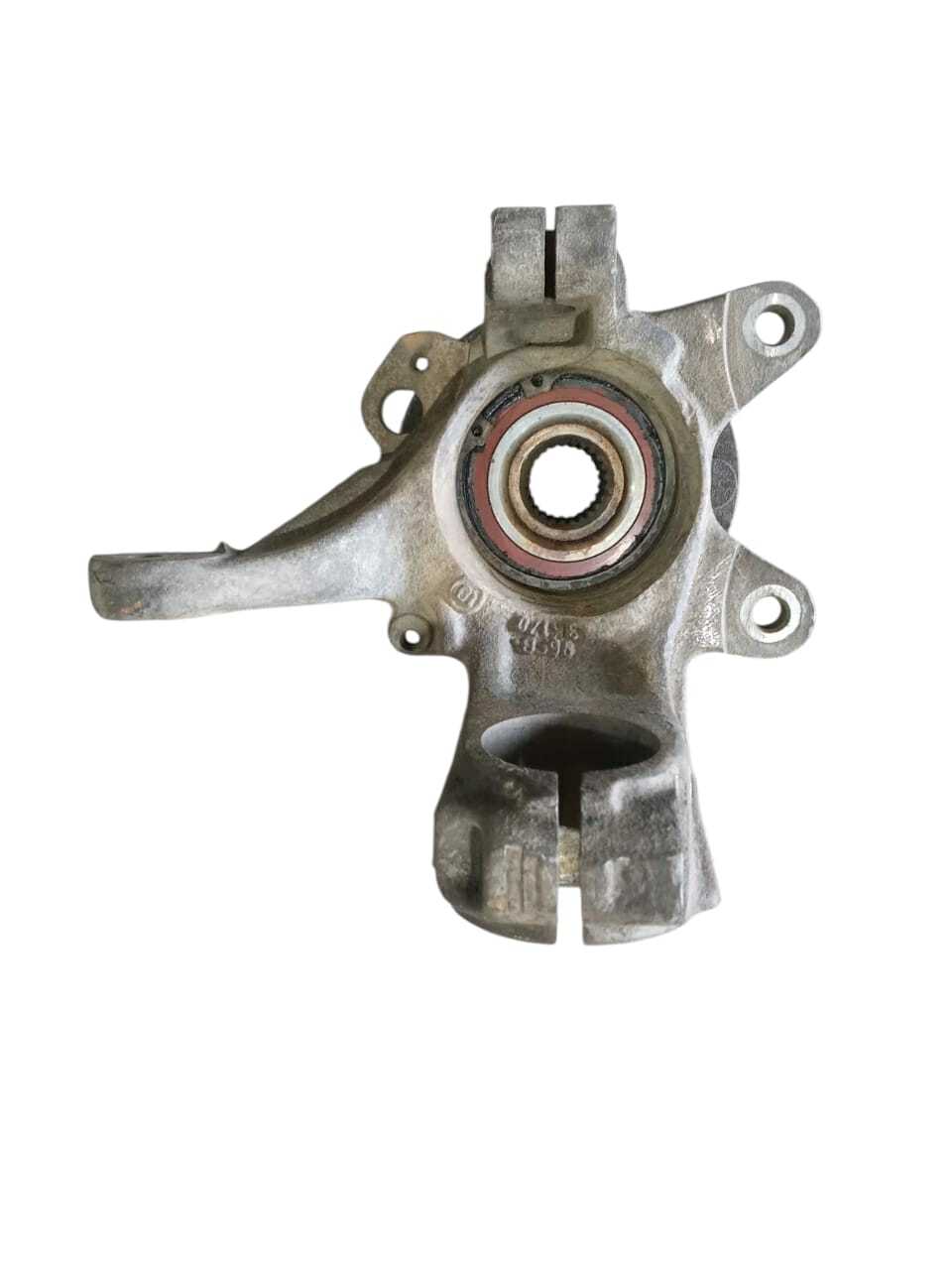 MAZA DELANTERA IZQUIERDA Ford Fiesta 1998